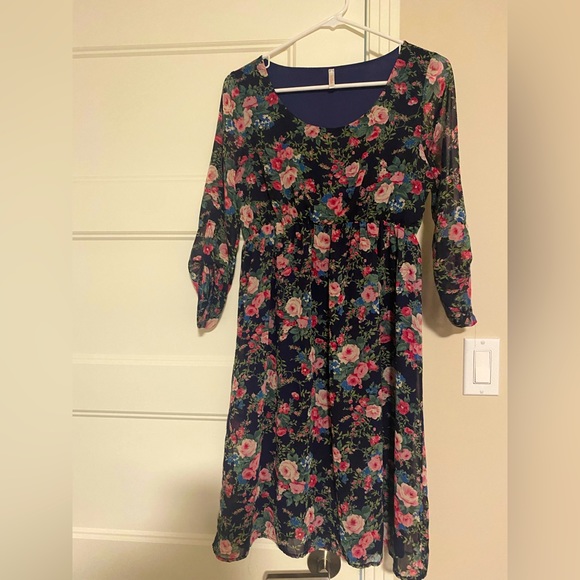 PinkBlush Navy Blue Rose Floral Printed 3/4 Sleeve Chiffon Maternity Dress - Picture 1 of 3